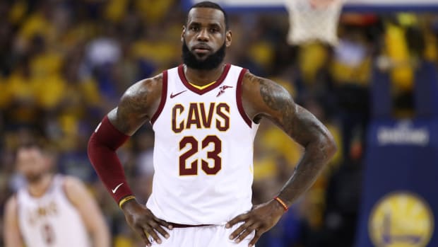 lebron-james-game-2-hands.jpg